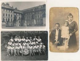 22 db MODERN és RÉGI fotólap, képeslap / 22 modern and pre-1945 postcards, photos