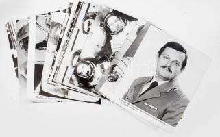 cca 1980, 29 darab az űrversennyel kapcsolatos nyomtatvány, képleírásokkal, 24x20,5 cm