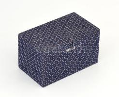 Kínai belül festett üveggömb, fa tartón, dobozában, m: 12 cm