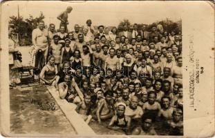 1949 Hajdúszoboszló, gyógyfürdő, csoportkép. Görög Foto (fa)
