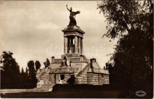 Budapest VIII. Kossuth Lajos síremléke a Fiumei úti Kossuth mauzóleumnál. Foto Csiky