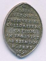 Ausztria 1697. I. Lipót kétoldalas öntött Ag "Musztafa szultán pecsétje, amely a nagyvezér nyakán függött amelyet 1697. szeptember 11. napján történő Zenta melletti győzelem során szereztek meg" feliratú replika emlékérem (4,94g/~27x20mm) T:VF, patina, peremhiba, pici forrasztásnyom? Austria 1697. Leopold I two-sided cast Ag comemmorative medal replica "The seal has been captured on the battle field, september 1697" C:VF, patina, edge error, tiny soldering mark?