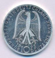 Németország 1995J 10M Ag "A drezdai Frauenkirche megsemmisülésének 50. évfordulója" T:UNC,AU Germany 1995J 10 Mark Ag "50th anniversary of destruction of Frauenkirche in Dresden" C:UNC,AU Krause KM#185