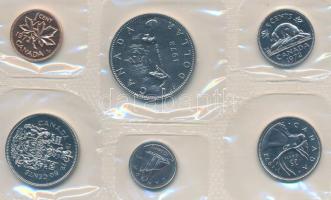 Kanada 1972. 1c bronz - 1D Ni (6xklf) forgalmi sor fólia tokban, angol nyelvű leírással, eredeti borítékban T:PP, firka a borítékon Canada 1972. 1 Cent bronze - 1 Dollar Ni (6xdiff) coin set in foil packaging with English description in original envelope C:PP, doodle on the envelope