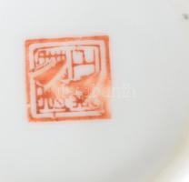 Kínai két részes fogpiszkláló tartó, kézzel festett porcelán. Élet felirattal. 9 cm