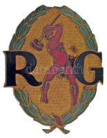 ~1945-1948. "RG" a Szociáldemokrata Párt (SZDP) Rendezői Gárda részben zománcozott bronz sapkajelvénye (54x42mm) T:XF,VF zománchibák, pánt letört Hungary ~1945-1948. "RG" partially enameled bronze cap badge of the Social Democratic Party (SZDP) Directors' Guard" (54x42mm) C:XF,VF enamel errors, broken strap