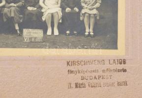 cca 1930 Az V. ker. "Ráskai Lea" Leánygimnázium VI B. oszt. tanulói (csoportkép), keményhá...