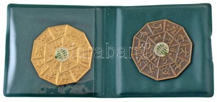 ~1970. "Ferencvárosi Torna Club (FTC, Fradi)" bronz és aranyozott bronz díjérem pár műgyantás címerrel (49mm) T:XF