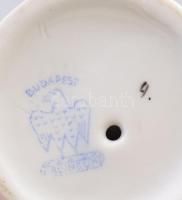 Aquincumi lány népviseletben. Jelzett, m: 15,5 cm