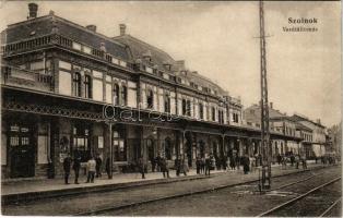 1925 Szolnok, vasútállomás. Faragó Sándor kiadása