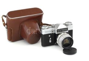 Zenit-E kamera, MIR-12.8/37 objektívvel, tokjában.