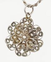 Ezüst (Ag) walles nyaklánc filigrán virág medállal, jelzett, 9,5 g