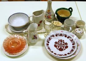 Vegyes kb 20 darabos porcelán tétel: benne cseh, német és magyar porcelánok szép darabokkal