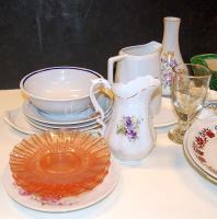 Vegyes kb 20 darabos porcelán tétel: benne cseh, német és magyar porcelánok szép darabokkal