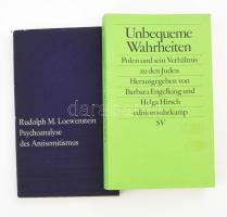 2 db judaika témájú kötet: Rudolph M. Loewenstein: Psychoanalyse des Antisemitismus. Frankfurt, 1968, Suhrkamp. Német nyelven. Kiadói papírkötés, borítón és gerincen apró kopásnyomokkal, címlapon magánkönyvtári bélyegzővel, jó állapotban. + Barbara Engelking, Helga Hirsch (szerk.): Polen und sein Verhältnis zu den Juden. Frankfurt, 2008, Suhrkamp. Német nyelven. Kiadói papírkötés, borítón apró kopásnyomokkal, jó állapotban.