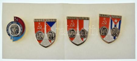 Szovjetunió 1961. "Gagarin" festett Al jelvény + 1978. "Szovjet-csehszlovák közös űrrepülés - Gubarjev &amp; Remek" festett Al jelvény + 1978. "Szovjet-lengyel közös űrrepülés - Klimuk &amp; Hermaszewski" festett Al jelvény + 1980. "Szovjet-kubai közös űrrepülés - Romanenko &amp; Mendez" festett Al jelvény T:UNC,AU Soviet Union 1961. "Gagarin" painted Al badge + 1978. "Soviet-Czechoslovak space flight - Gubariev &amp; Remek" painted Al badge + 1978. "Soviet-Polish space flight - Klimuk &amp; Hermaszewski" painted Al badge + 1980. "Soviet-Cuban space flight - Romanenko &amp; Mendez" painted Al badge C:UNC,AU