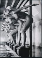 cca 1972 "Az igazi mellúszás versenyzői", szolidan erotikus felvétel, 1 db modern nagyítás, jelzés nélkül, 21x15 cm