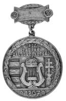 ~1900. "Orsz. Magyar Dalosszövetség - 1867" jelzetlen Ag dalos jelvény, hátoldalán "Apostol Incze" gravírozással (12,62g/45x30mm) T:AU,XF patina