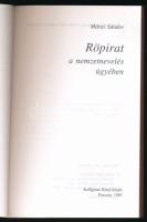 Márai Sándor: Röpirat a nemzetnevelés ügyében. Pozsony, 1993, Kalligram. Kiadói papírkötés