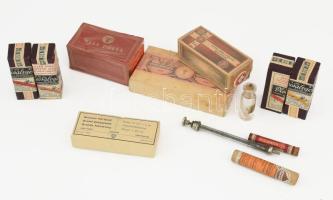 cca 1910-1940 Gyógyszer és kötszer tétel: sebpólyák, jódfiolák, Mull-pólya, gyógyszeres fiola, géz, Salvarsal gyógyszer, nagyrészt bontatlanok.