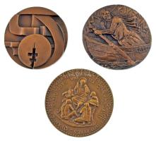 Vatikán 1967-1970. 3db klf pápai emlékérem, közte 1967. "VI. Pál" bronz emlékérem. Szign.: Mingrizzi (44mm) T:AU Vatican 1967-1970. 3pcs of diff papl commemorative medallions, with 1967. "Paul VI" bronze commemorative medallion. Sign.: Mingrizzi (44mm) C:AU