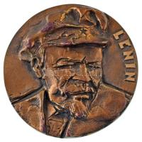 1977. "Lenin / A nagy októberi szocialista forradalom 60. évfordulójára" jelzetlen bronz emlékérem (108mm) T:XF szennyeződés