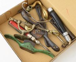 Vegyes régi szerszámok, WC húzó, kilincs, stb