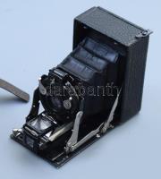 Ernemann fényképezőgép Ernemann Anatsigmat 1,5,4 /80 mm objektívvel, hozzá bőr tokkal, kazettákkal, ...