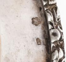 Ezüst (Ag) tálca, virágos peremmel. Dianás jelzéssel FI mesterjeggyel. 735 g 46x26 cm