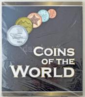DN "A világ pénzérméi" térképes album a világ különböző pénzérméivel bontatlan csomagolásban, érmék külön zacskóban hozzáragasztva T:UNC,AU ND "Coins of the World" album with map in original packing, coins from different countries in other packing sticked to the album C:UNC,AU
