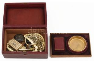 Antik pecsétviasz tartó doboz, bőr borítással, benne régi bizsu ékszerek 14x10 cm