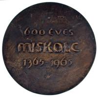 Varga Miklós (1928-) 1965. "600 éves Miskolc 1365-1965" bronz emlékérem (90mm) T:AU