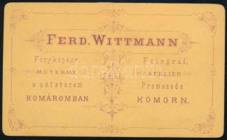 cca 1880 Fiatal hölgy portréja, keményhátú fotó Ferdinand Wittmann komáromi műterméből, 10,5×6,5 cm