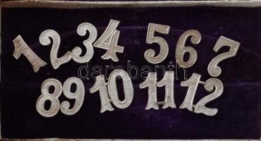 Pohárjelölő készlet, 12 darabos, ezüst (Ag) jelzett. 1,6 cm Díszdobozban