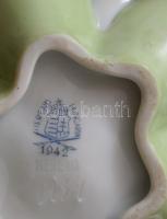 Herendi lótusz. Kézzel festett, jelzett, sérülésekkel d: 12 cm