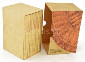 Saecula Hungariae I-XII. Válogatott írások a honfoglalás korától napjainkig 12 könyvben. Bp., 1985. Széchenyi Művészeti Központ. Kiadói papírkötés, kiadói papír dísztokban, jó állapotban.