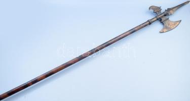 Alabárd. Bronz és fa 130 cm