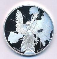 Kósa István (1953-) 2000. "Európa Közepén 1100 éve" Ag emlékérem kapszulában (31,28g/0.999/42,5mm) T:PP