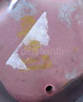 Zsolnay kisplasztika - üldögélő kendős kislány. Terv.: Sinkó András, eozin mázakkal festett öntött f...