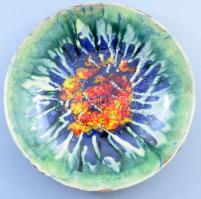 Azonosítatlan jelzéssel iparművész dísztál. Mázas kerámia, jelzett, hibátlan d: 36 cm