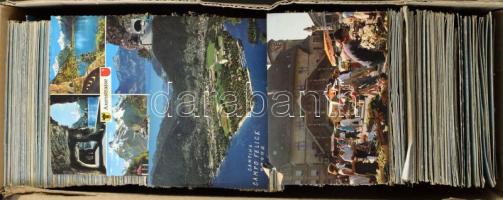 SVÁJC - Kb. 1000 db MODERN város képeslap egy dobozban / SWITZERLAND - Cca. 1000 MODERN town-view postcards in a box