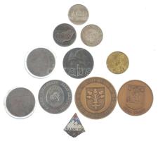 11db-os vegyes, főleg magyar és külföldi emlékérmekből álló tétel, közte 2005. "78. Bélyegnap - 110 éves a MOB - Nemzetközi Bélyegkiállítás - HUNFILA 2005. június 17-19. / Pápa Város" bronz emlékérem (42,5mm) T:vegyes