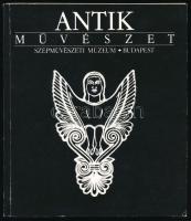 Szilágyi János György: Antik művészet. Bp.,1988,Szépművészeti Múzeum, 133 p. Fekete-fehér képanyaggal illusztrált. Kiadói papírkötés, bejegyzésekkel és jegyzetekkel.