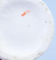 5 darabos porcelán és kerámia szett, sérüléssel, közte ép német iparművész váza, h: 19,5 cm alatt