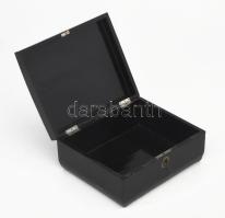 cca 1920 Japán lakkozott fadoboz, 15x18 cm