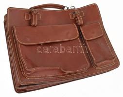 Bőrtáska, 32x42 cm