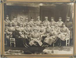 cca 1925 Román katonatisztek csoportképe kartonon   / cca 1925 photo of Romanian military officers photo on cartboard 26x19 cm