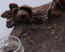 cca 18560-1880 Faragott kalamáris, 2 kristály betéttel, 35x23 cm