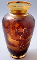 Bohemia szarvasmintával csiszolt váza, címkével jelzett, m: 26 cm
