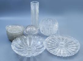 11 darabos gazdagon csiszolt ólomkristály garnitúra, köretes készlet, bonbonier, váza, gömbváza, kínáló, klf méretben.